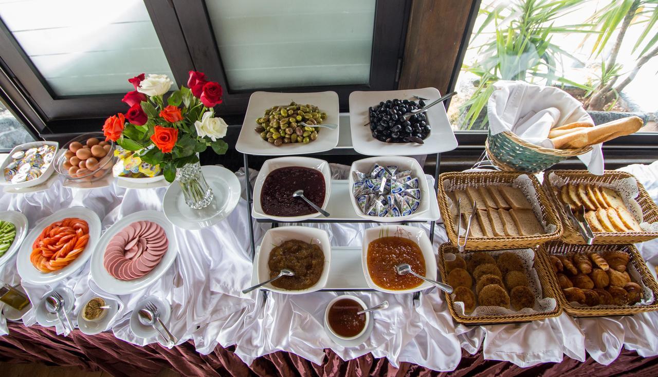 Zahrat Al Jabal Hotel 3*